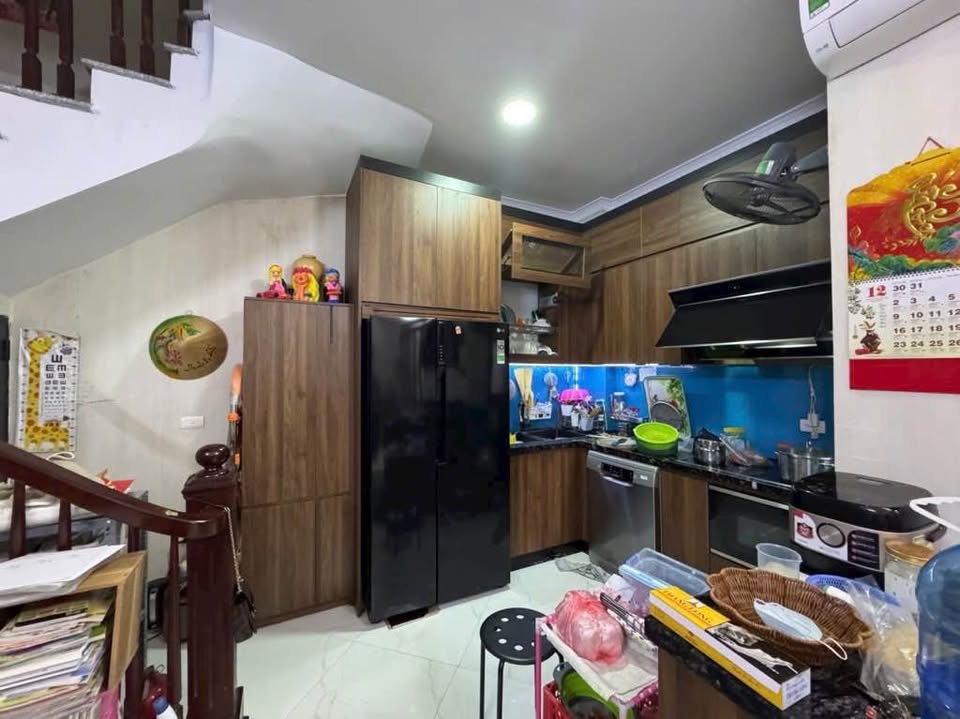 Bán nhà Thạch Bàn 33m 5tầng MT 4m giá 5tỷ